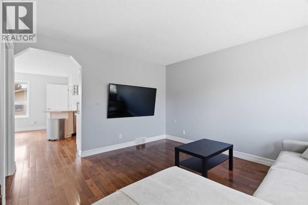204 Citadel Bluff Close Nw, Calgary, Alberta  T3G 5E2 - Photo 7 - A2314274