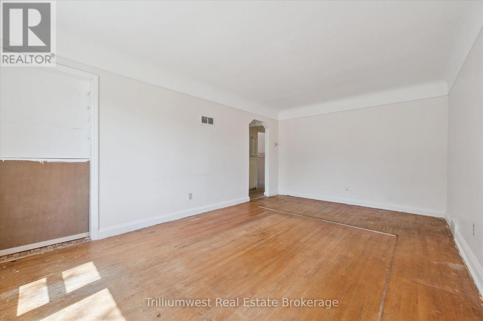 288 Margaret Avenue, Kitchener, Ontario  N2H 4J7 - Photo 11 - X13212166