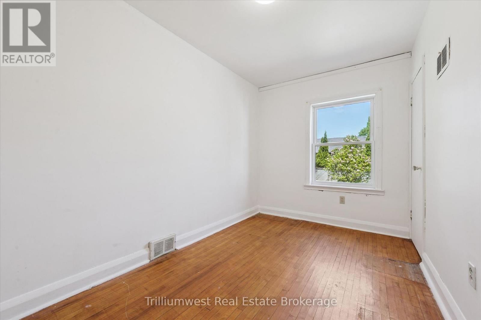 288 Margaret Avenue, Kitchener, Ontario  N2H 4J7 - Photo 12 - X13212166