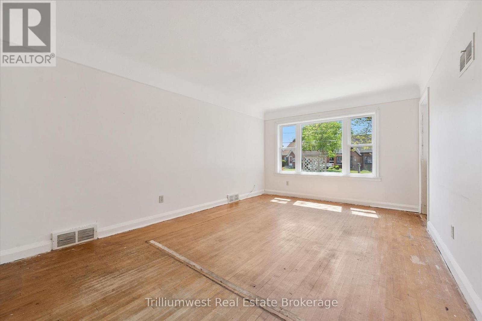 288 Margaret Avenue, Kitchener, Ontario  N2H 4J7 - Photo 7 - X13212166