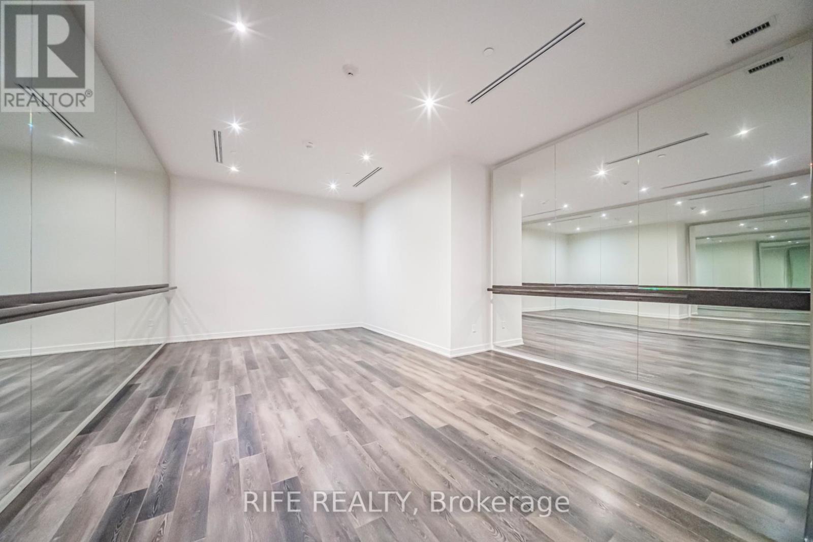 2204 - 197 Yonge Street, Toronto, Ontario  M5B 0C1 - Photo 25 - C13212164