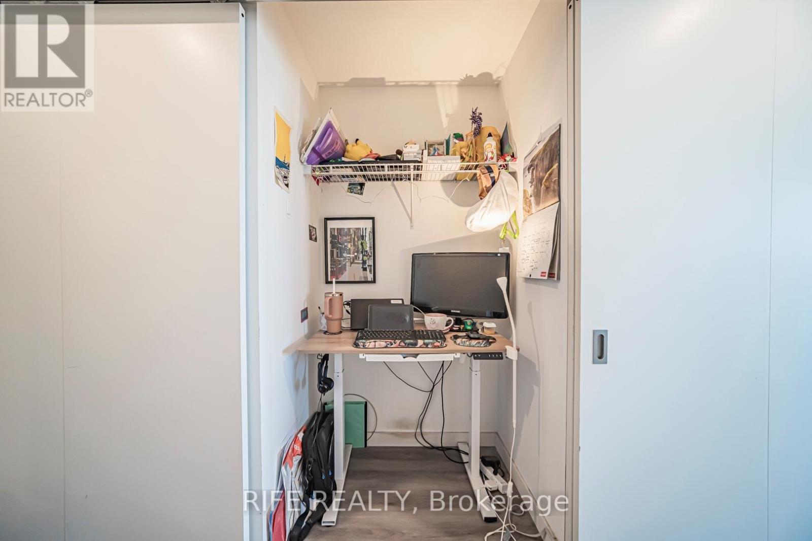 2204 - 197 Yonge Street, Toronto, Ontario  M5B 0C1 - Photo 4 - C13212164