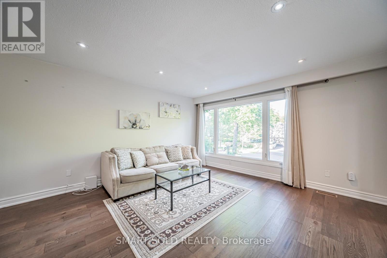 151 Silas Hill Drive, Toronto, Ontario  M2J 2X8 - Photo 3 - C13212180