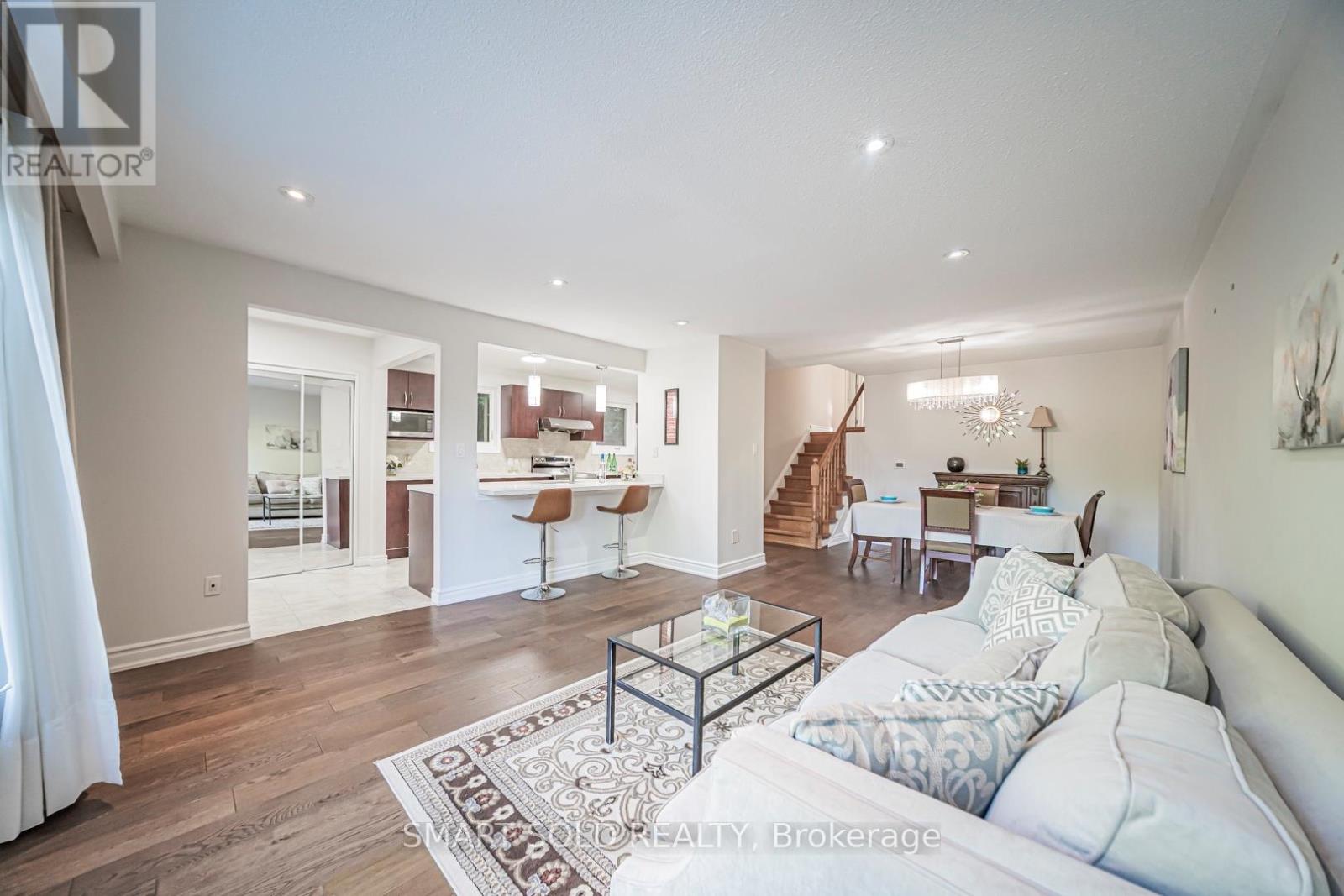 151 Silas Hill Drive, Toronto, Ontario  M2J 2X8 - Photo 4 - C13212180