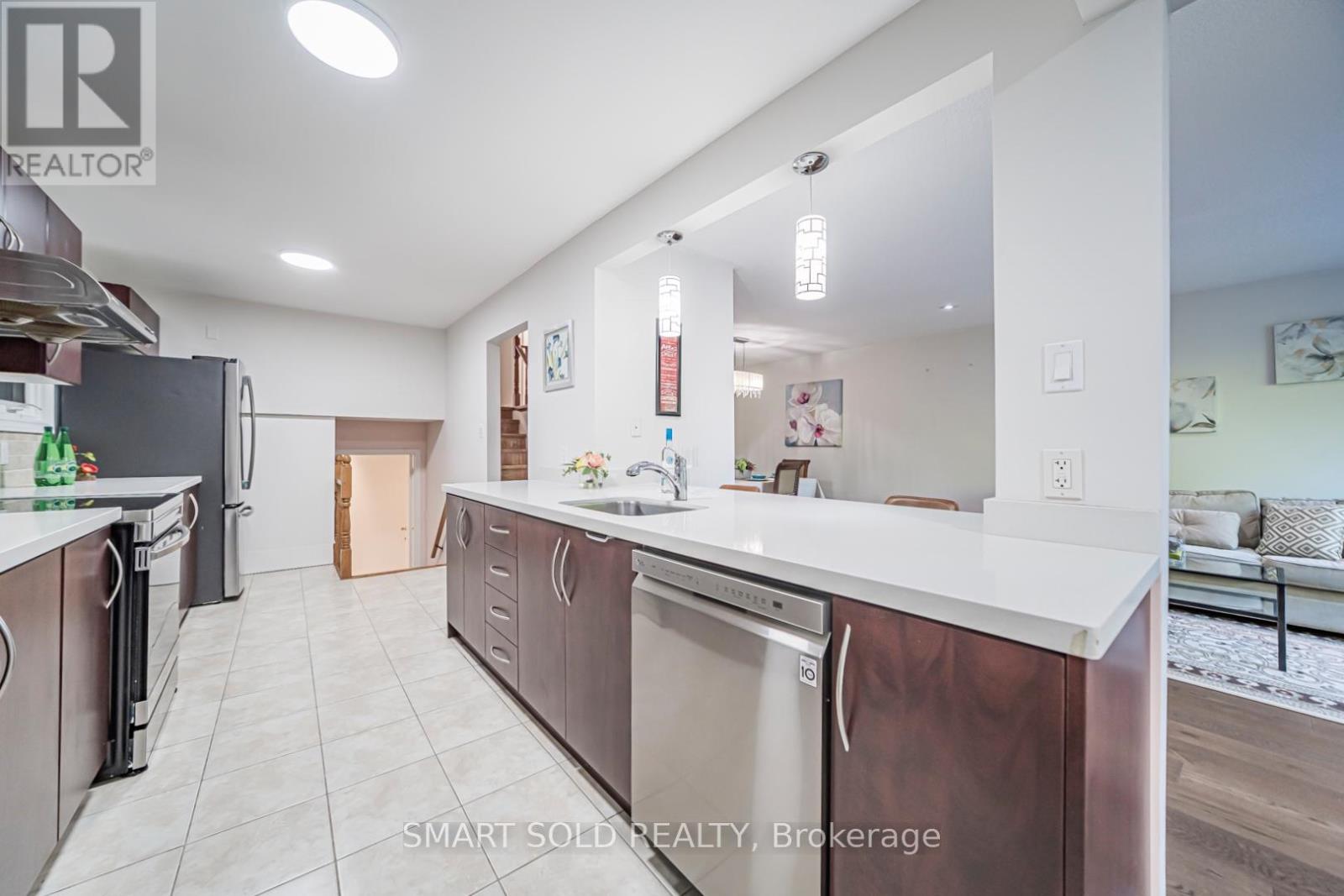 151 Silas Hill Drive, Toronto, Ontario  M2J 2X8 - Photo 7 - C13212180