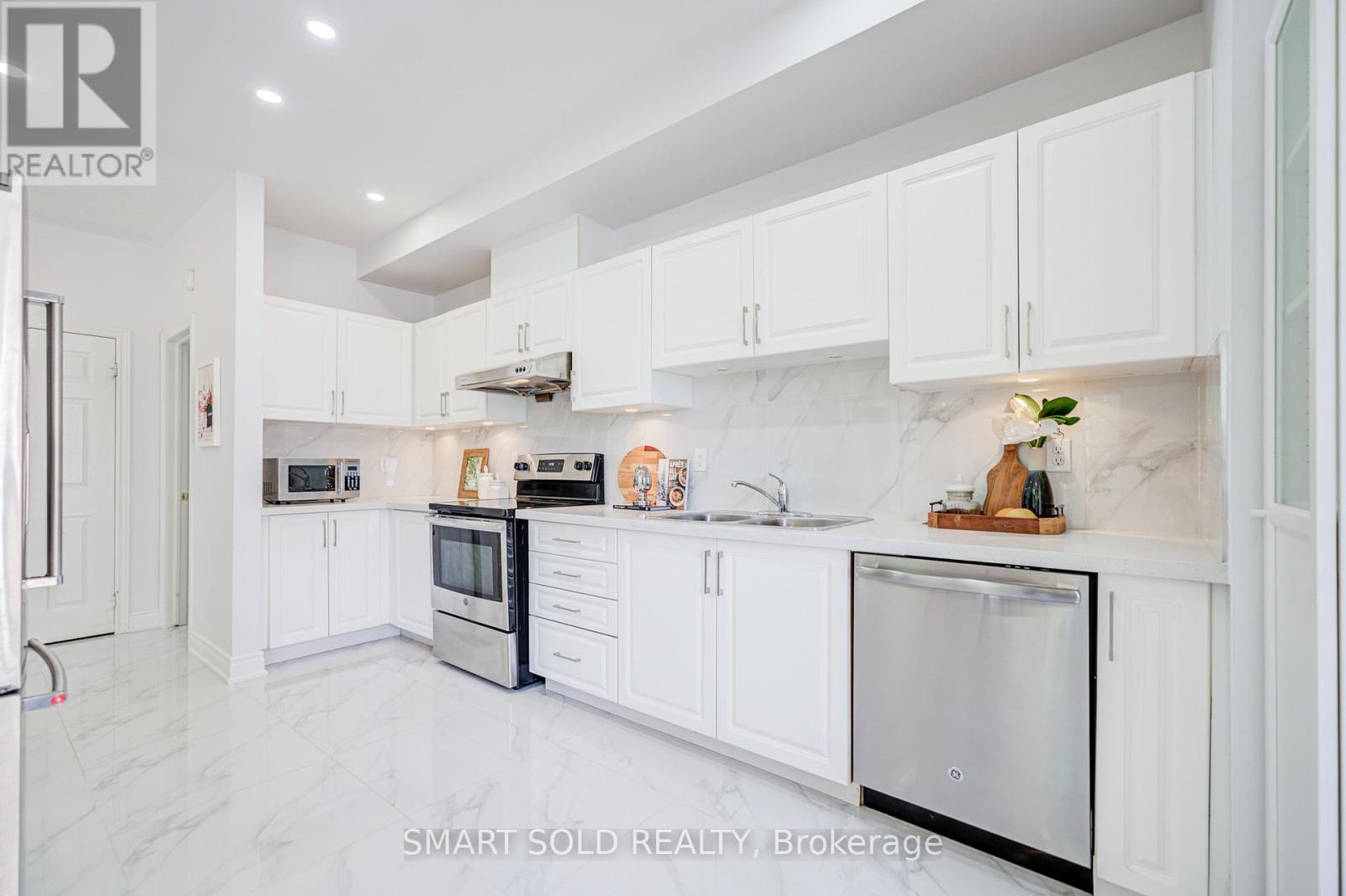 63 Michael Way, Markham, Ontario  L3R 5G4 - Photo 17 - N13212190