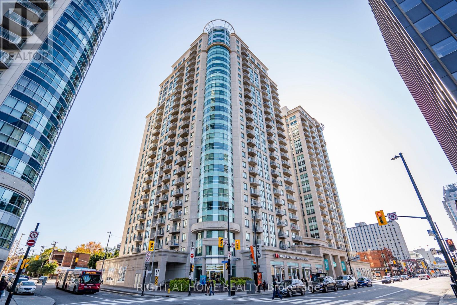 1805 - 234 Rideau Street, Ottawa, Ontario  K1V 0A9 - Photo 1 - X13212252