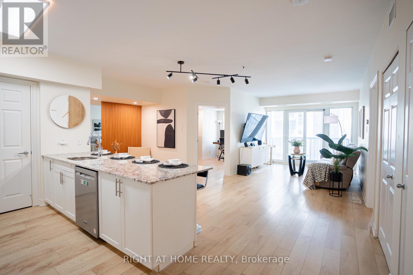1805 - 234 Rideau Street, Ottawa, Ontario  K1V 0A9 - Photo 3 - X13212252