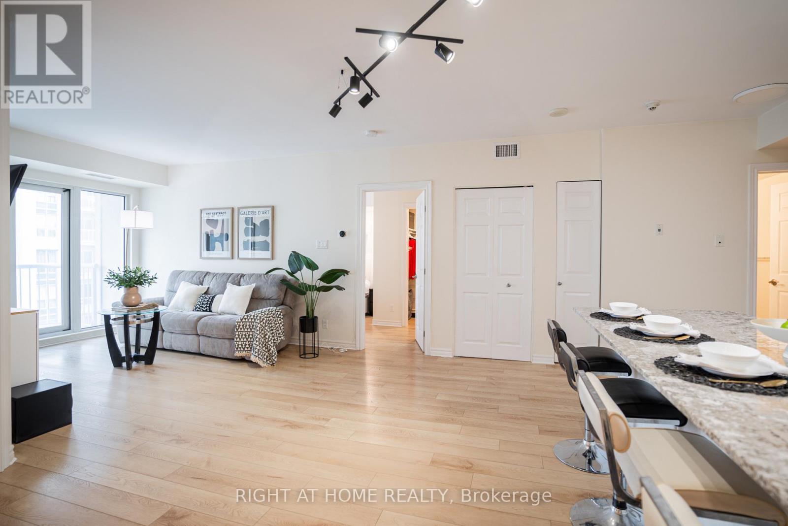 1805 - 234 Rideau Street, Ottawa, Ontario  K1V 0A9 - Photo 5 - X13212252