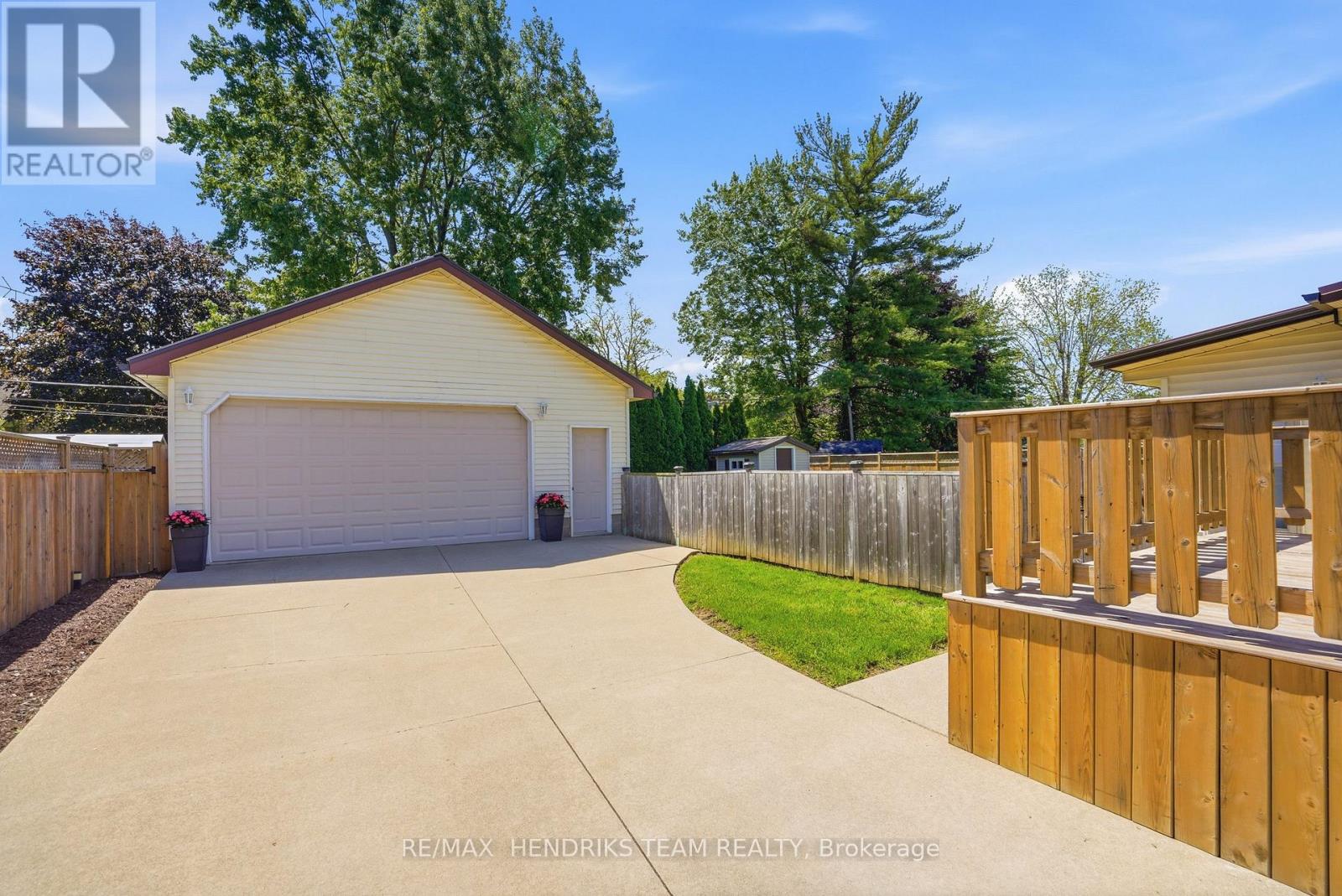 17 Sullivan Drive, St. Catharines (Lakeport), Ontario  L2N 1K3 - Photo 30 - X13212242