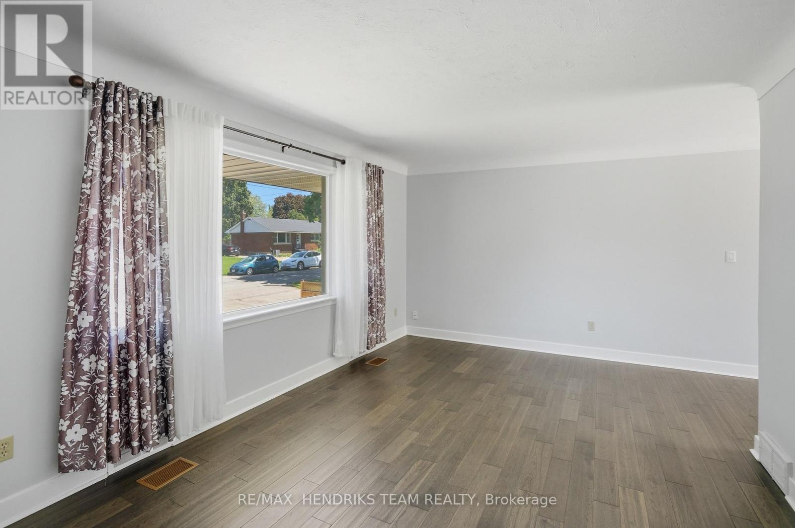 17 Sullivan Drive, St. Catharines (Lakeport), Ontario  L2N 1K3 - Photo 6 - X13212242