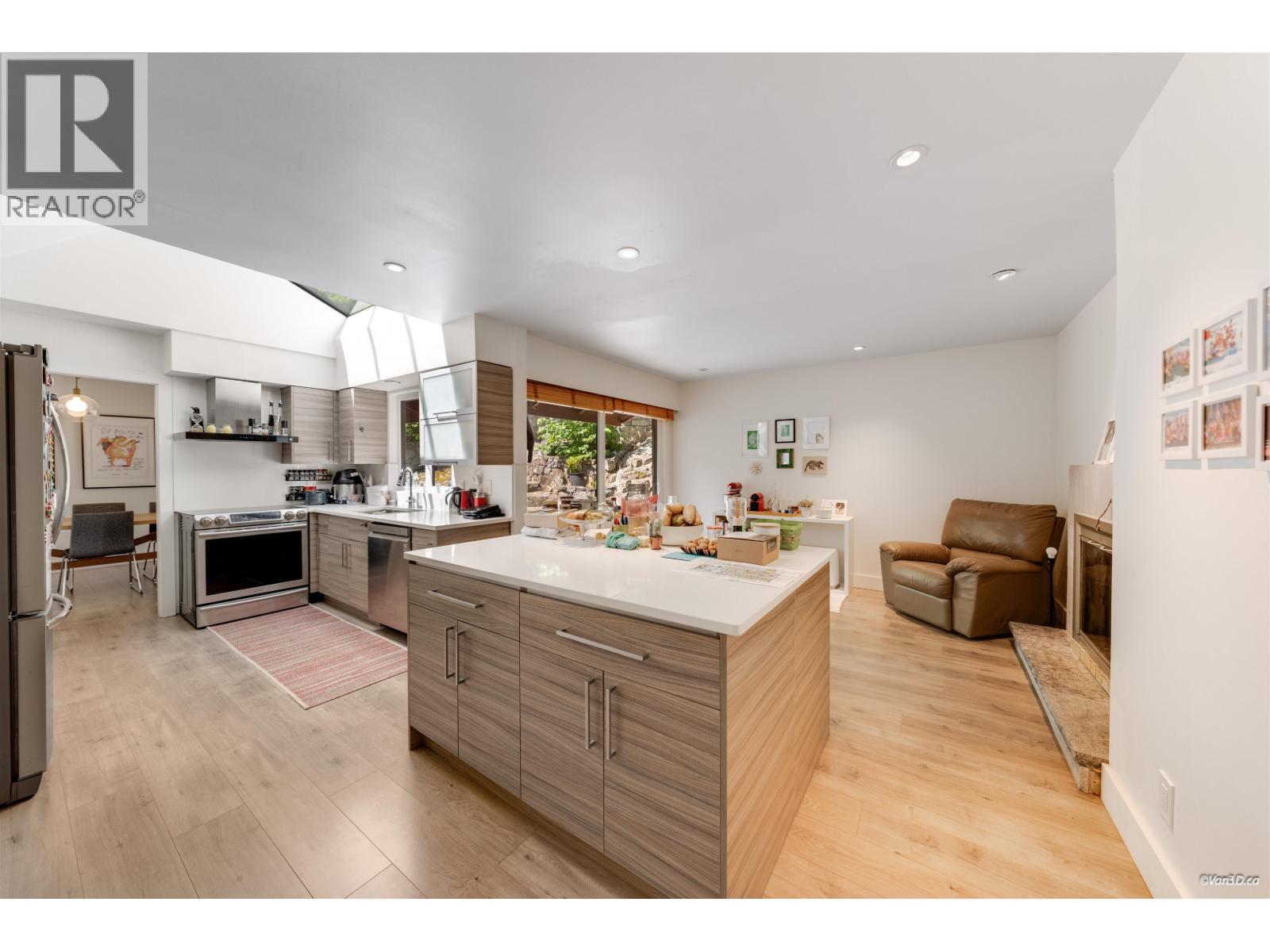 3907 Bayridge Place, West Vancouver, British Columbia  V7V 3K2 - Photo 9 - R3128024