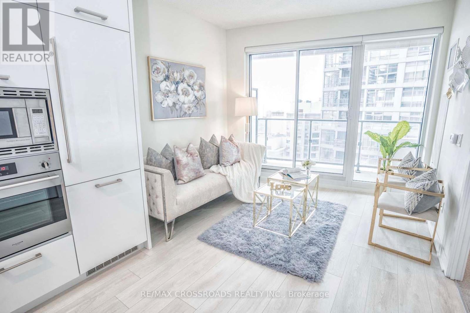 1404 - 2221 Yonge Street, Toronto (Mount Pleasant West), Ontario  M4S 0B4 - Photo 11 - C13212266