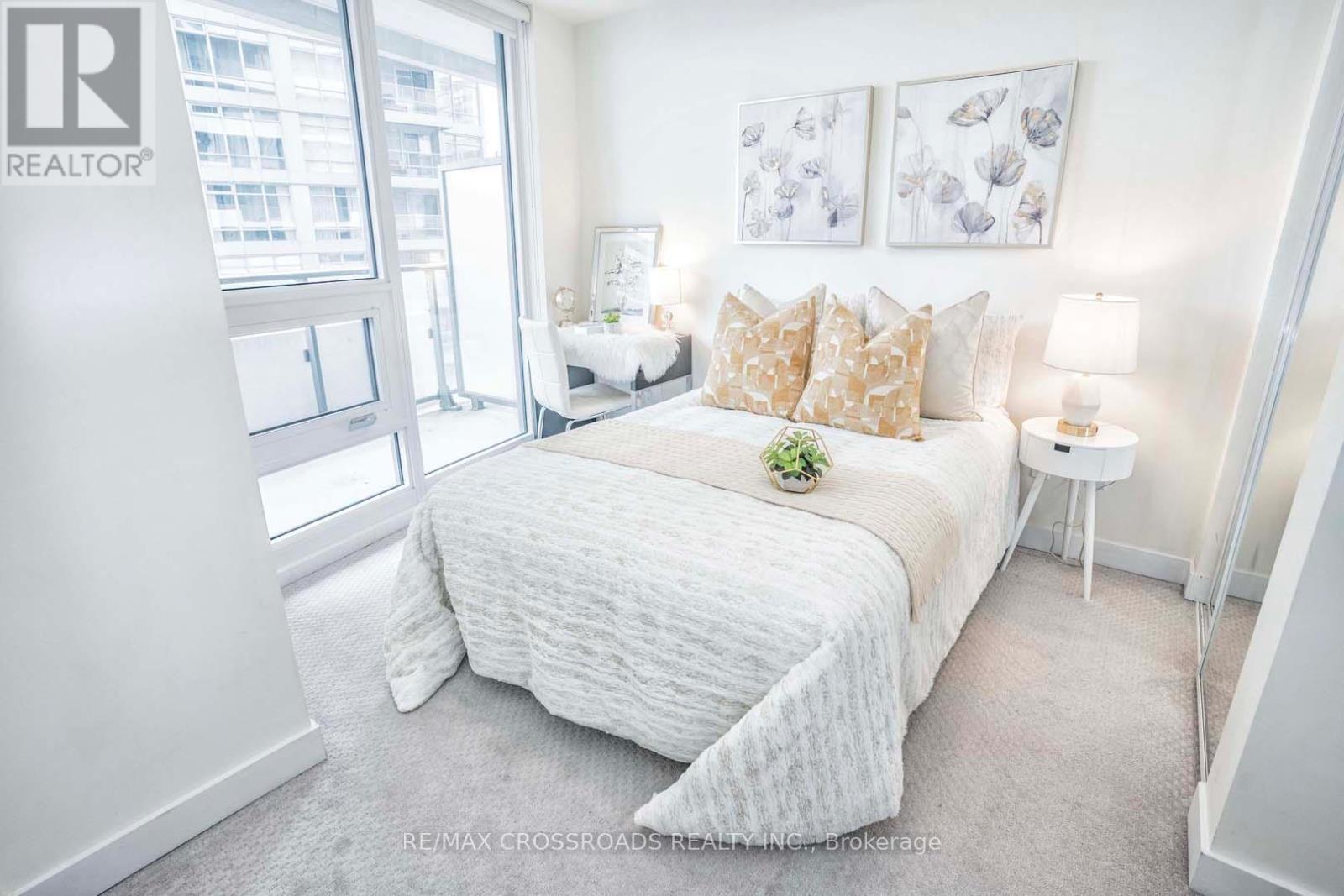 1404 - 2221 Yonge Street, Toronto (Mount Pleasant West), Ontario  M4S 0B4 - Photo 12 - C13212266