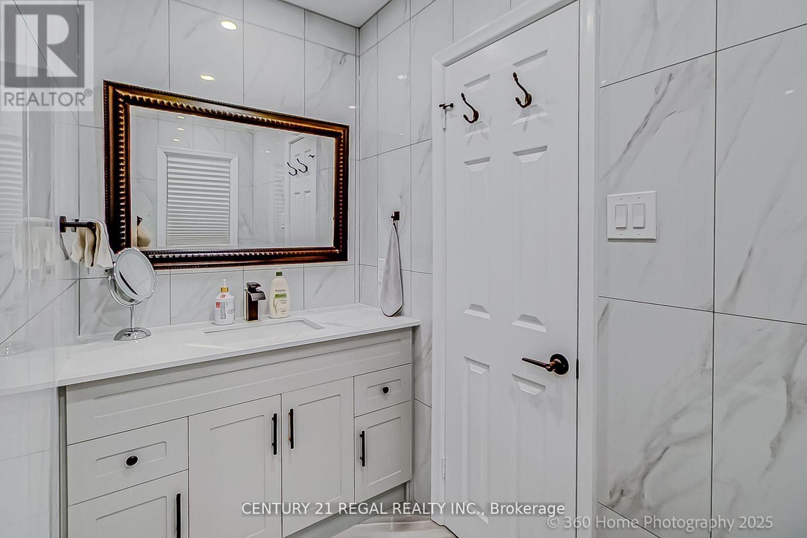 17 Electro Road, Toronto (Wexford-Maryvale), Ontario  M1R 2A6 - Photo 13 - E13212268