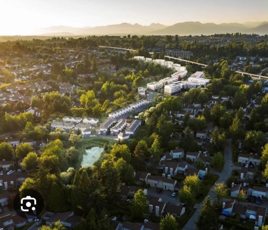 215 6220 GOOSEBERRY DRIVE, Surrey, British Columbia