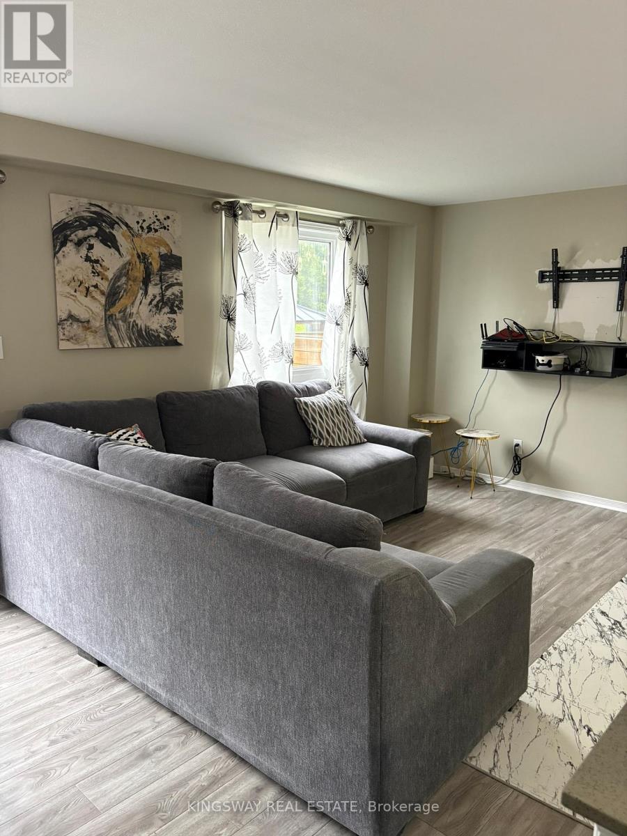 42 Foxglove Crescent N, Kitchener, Ontario  N2E 3Y7 - Photo 10 - X13212236