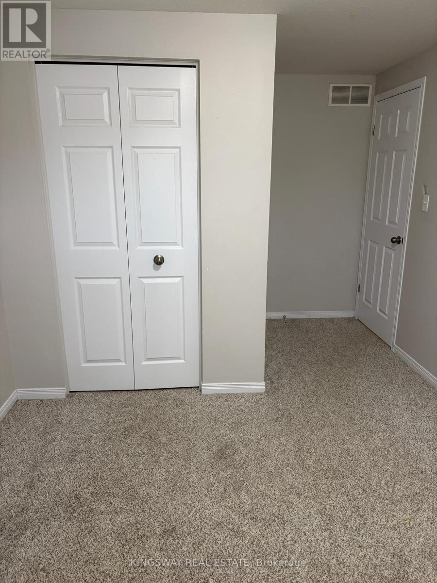 42 Foxglove Crescent N, Kitchener, Ontario  N2E 3Y7 - Photo 16 - X13212236