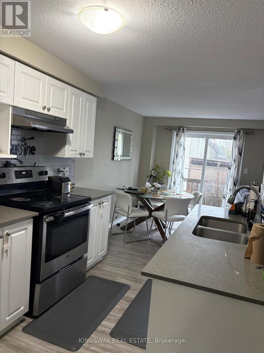 42 Foxglove Crescent N, Kitchener, Ontario  N2E 3Y7 - Photo 9 - X13212236