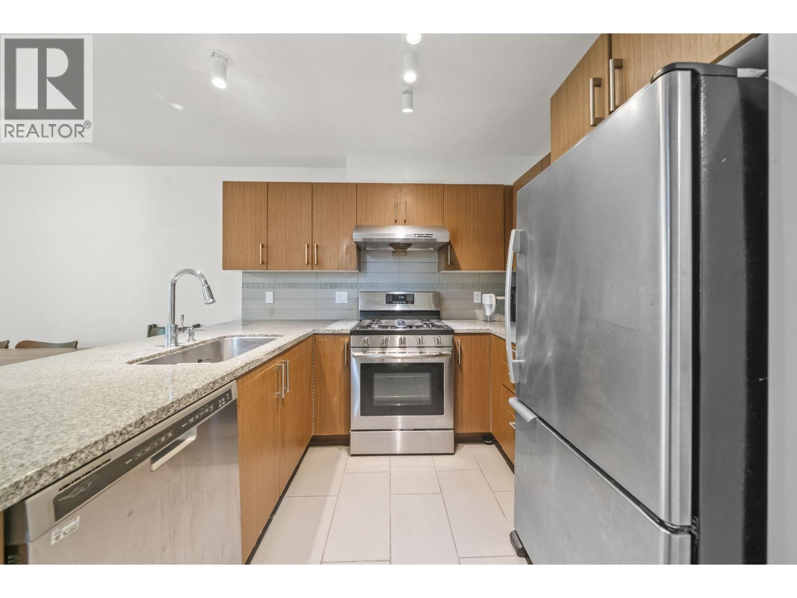 208 6800 ECKERSLEY ROAD, Richmond, British Columbia