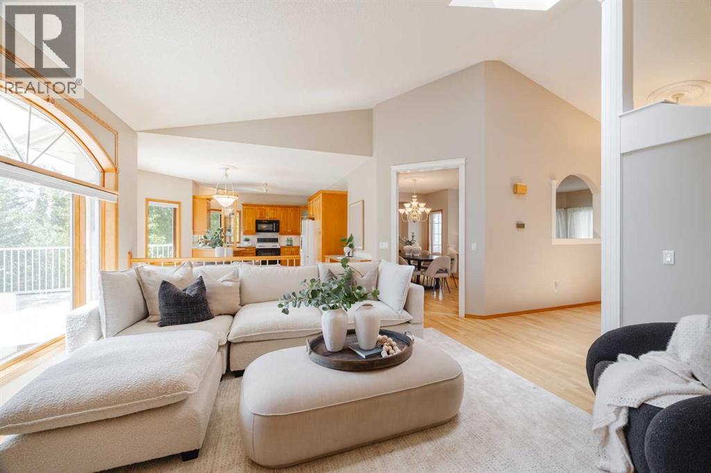 121 Scenic View Bay NW, Calgary, Alberta  T3L 1Z7 - Photo 10 - A2315833