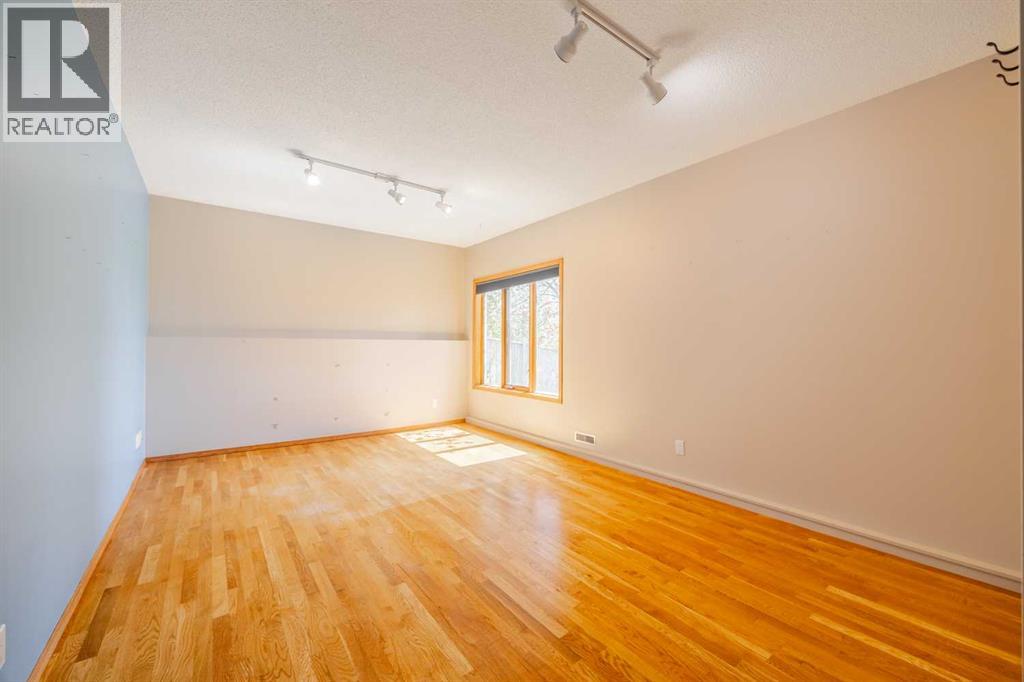 121 Scenic View Bay NW, Calgary, Alberta  T3L 1Z7 - Photo 38 - A2315833