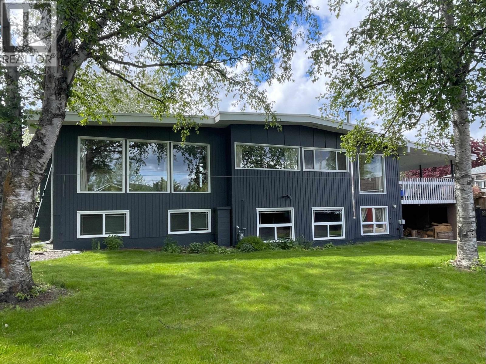 3650 Eighteenth Avenue, Smithers, British Columbia  V0J 2N0 - Photo 1 - R3129590