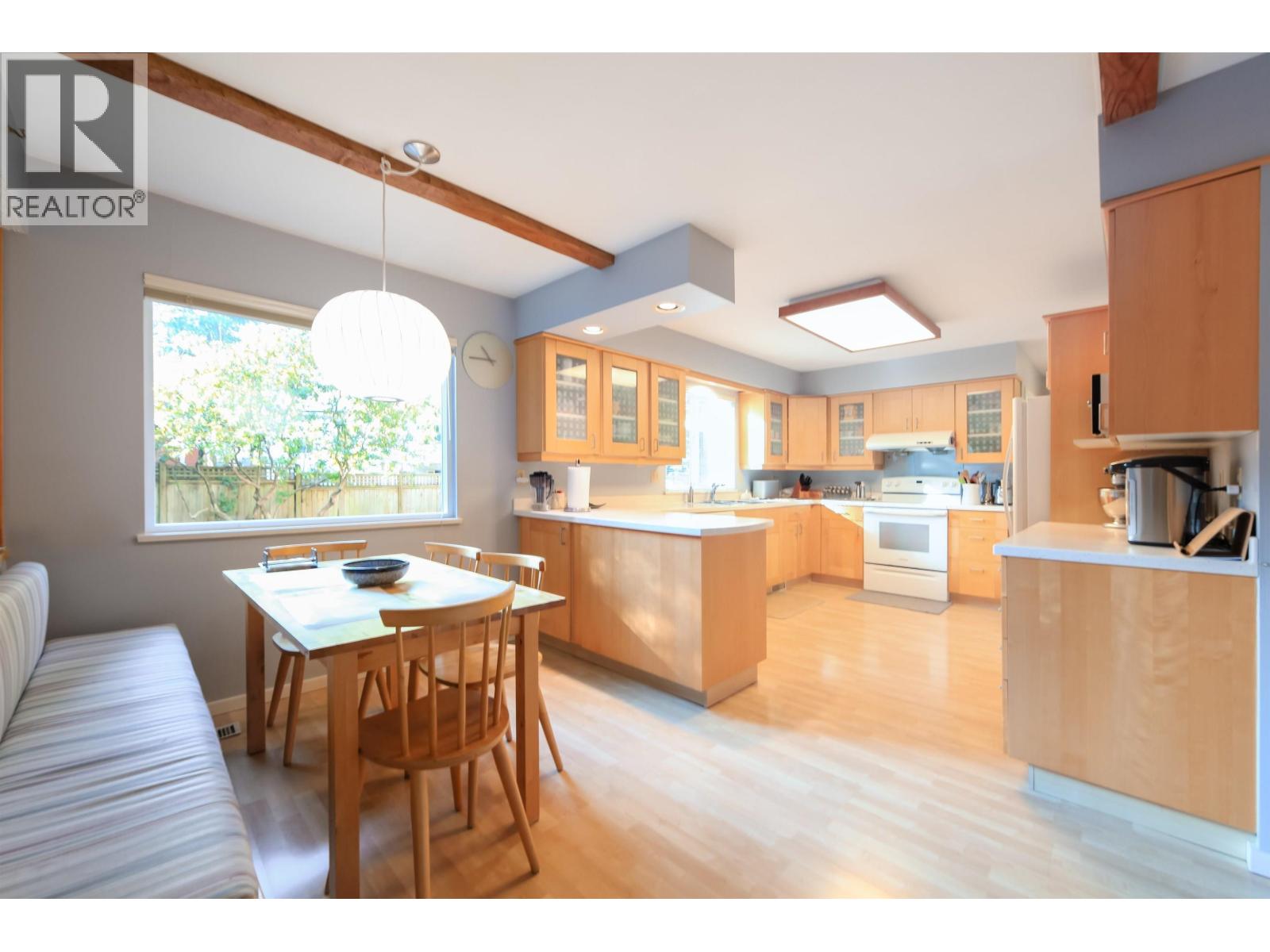 6415 Buckingham Drive, Burnaby, British Columbia  V5E 3Y7 - Photo 4 - R3109976