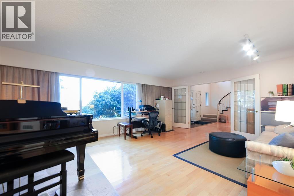 6415 Buckingham Drive, Burnaby, British Columbia  V5E 3Y7 - Photo 10 - R3109976