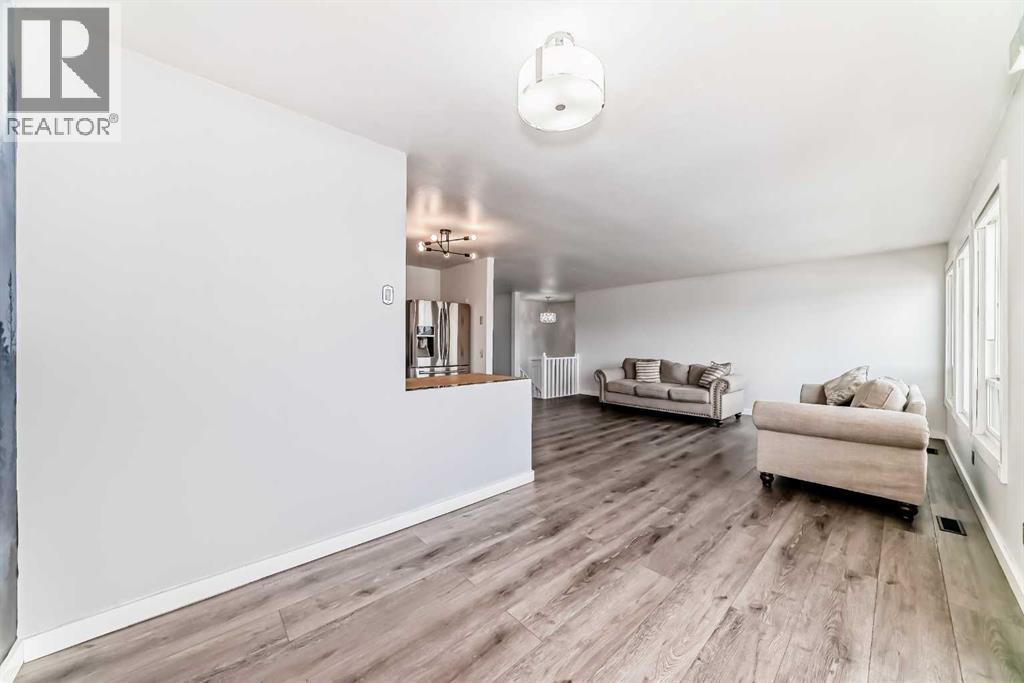6824 Temple Drive Ne, Calgary, Alberta  T1Y 4X8 - Photo 12 - A2309613