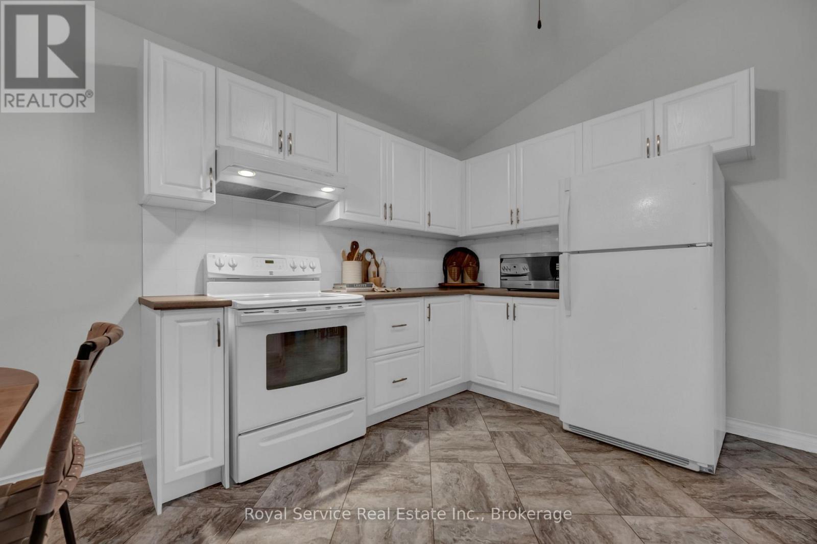 33 Mallory Street, Clarington, Ontario  L1E 2B4 - Photo 10 - E13212288