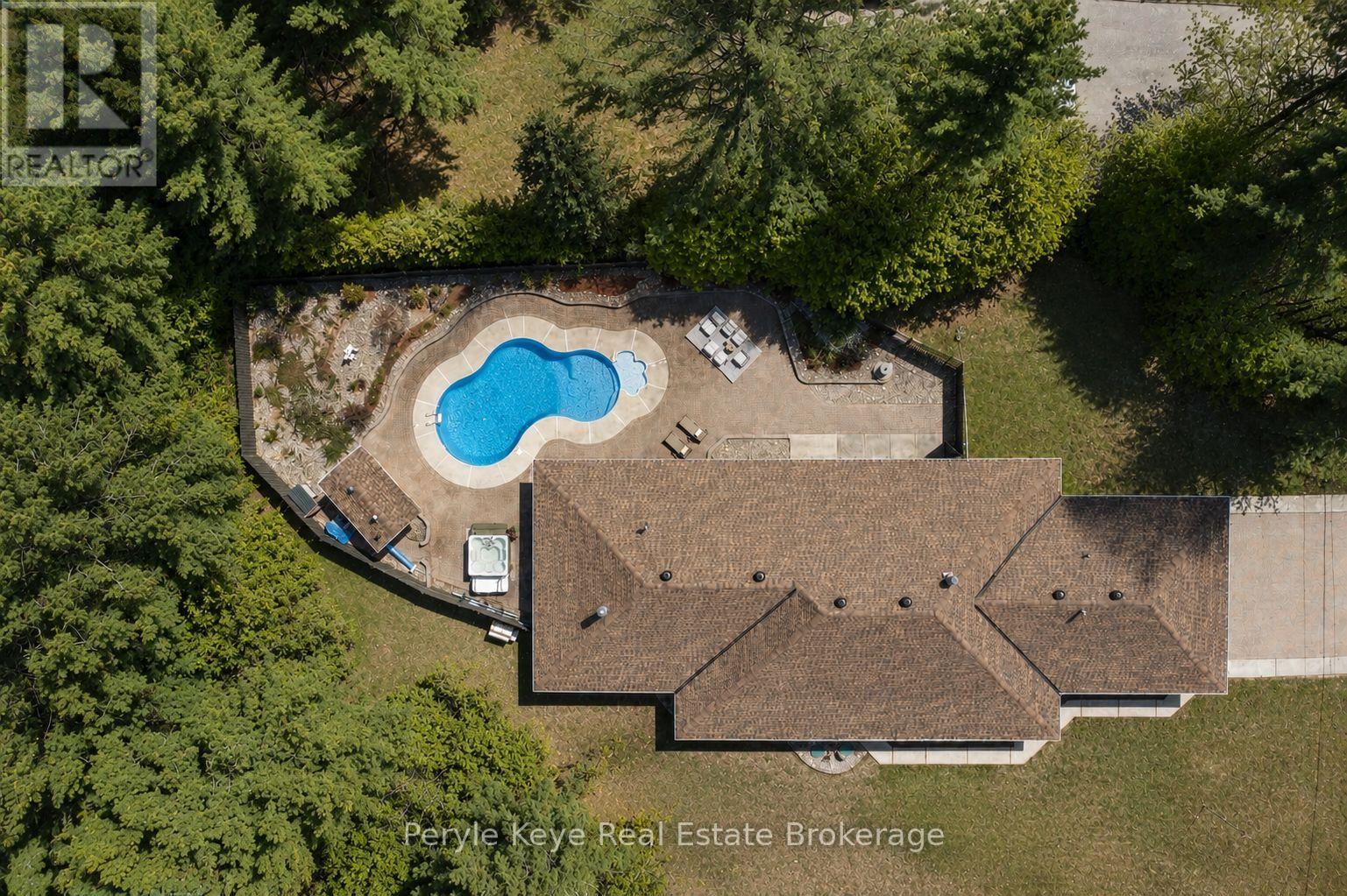1 Kevin Crescent, Bracebridge, Ontario  P1L 1A7 - Photo 2 - X13212362
