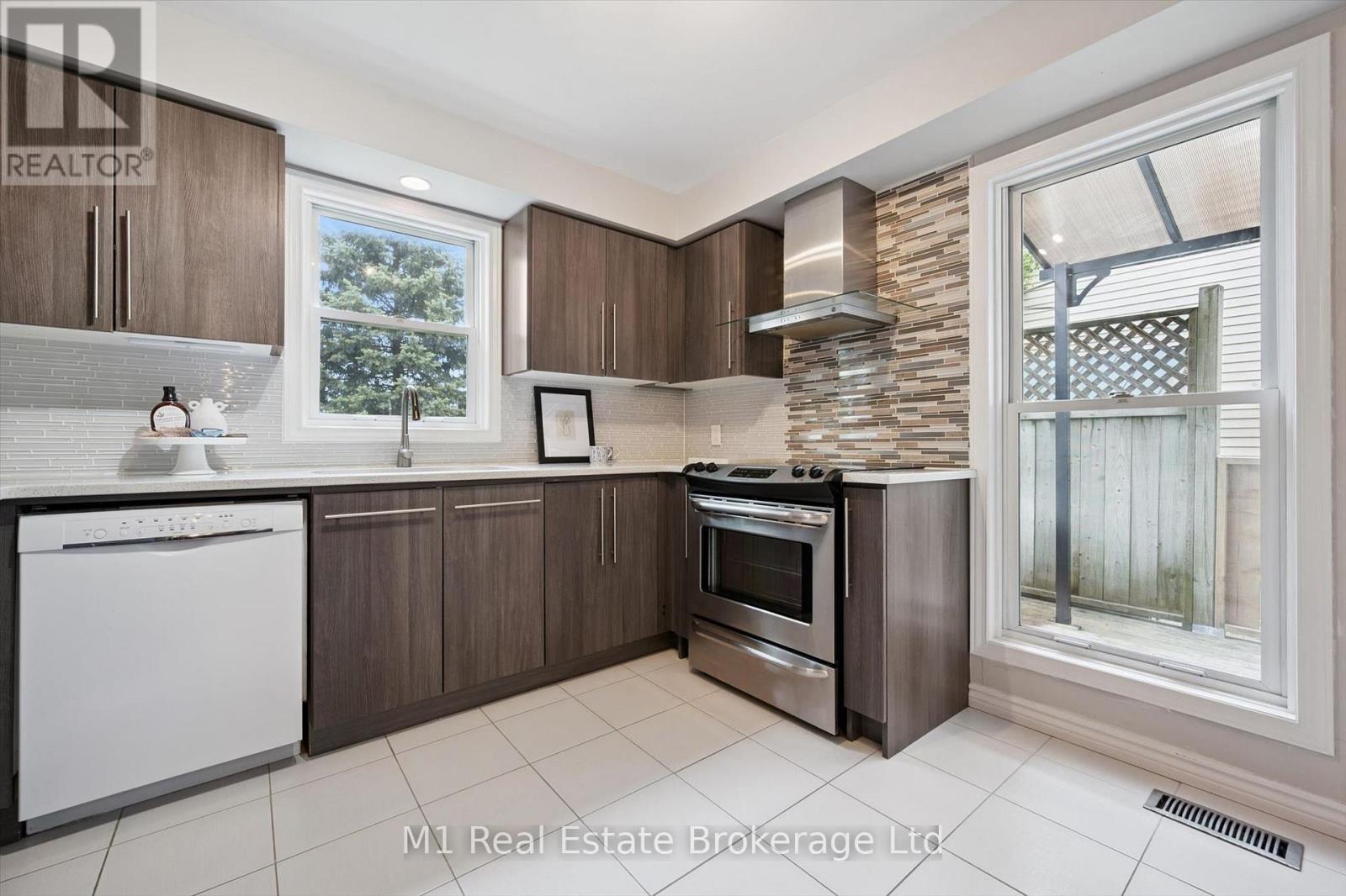 668 Jacob Lane, Waterloo, Ontario  N2V 2G9 - Photo 21 - X13212380