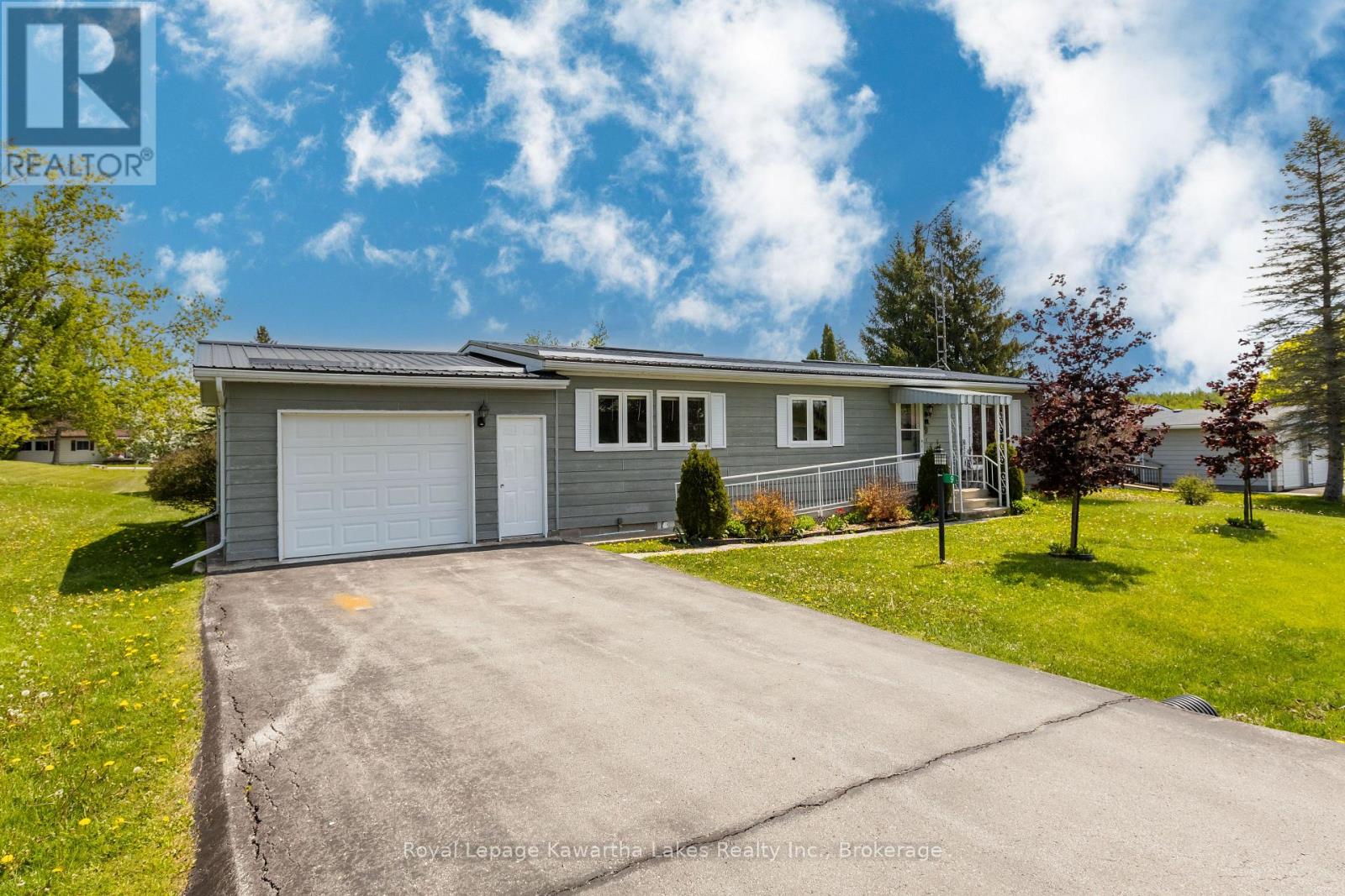 9 Vista Drive, Kawartha Lakes, Ontario  K9V 0H7 - Photo 1 - X13212332