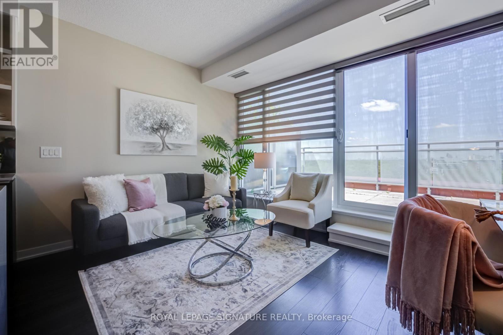 920 - 1830 Bloor Street W, Toronto, Ontario M6P 0A2 - Photo 4 - W13211750