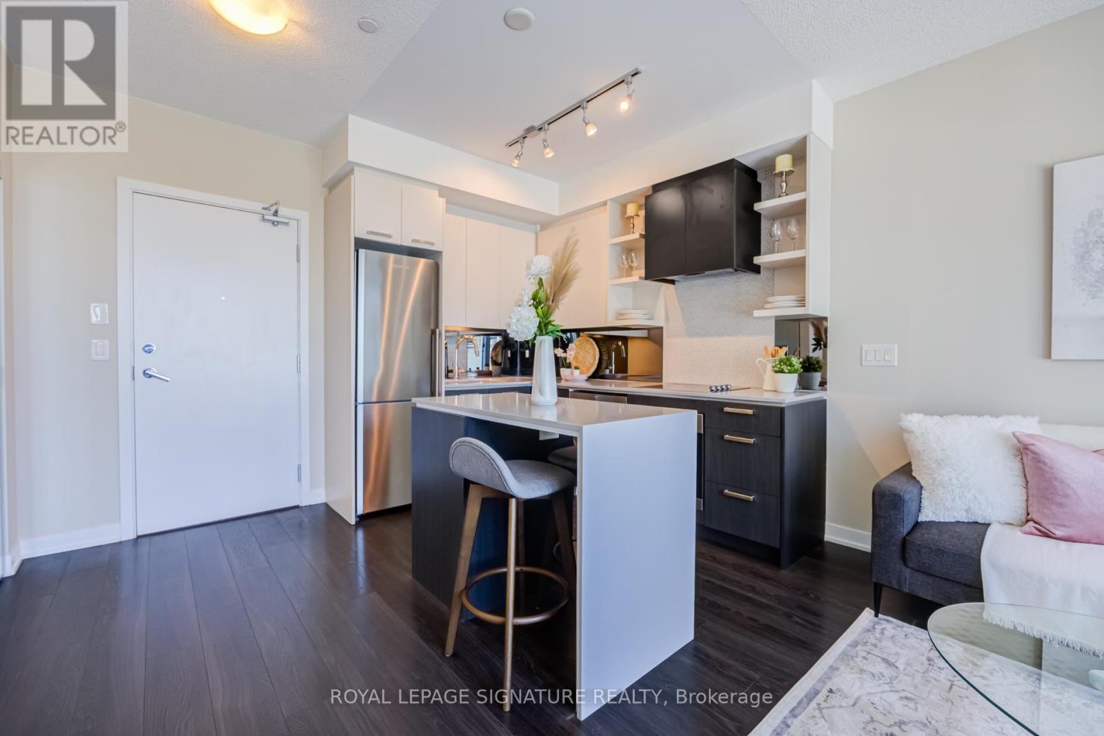 920 - 1830 Bloor Street W, Toronto, Ontario M6P 0A2 - Photo 8 - W13211750