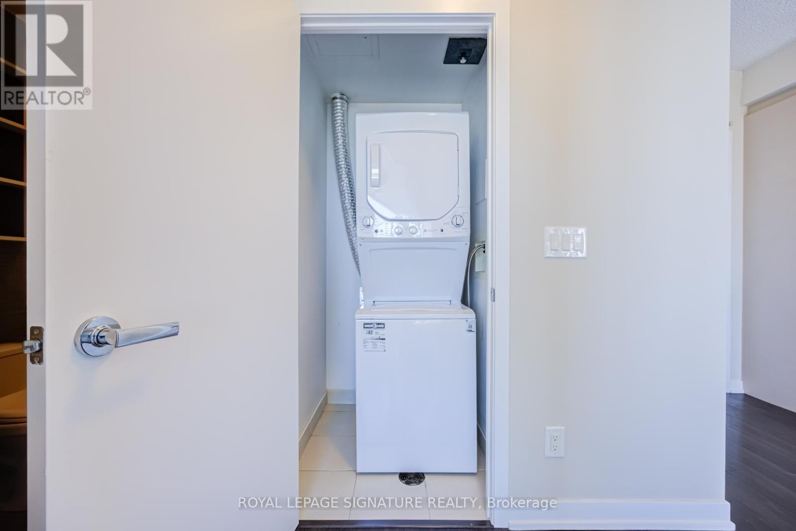 920 - 1830 Bloor Street W, Toronto, Ontario M6P 0A2 - Photo 15 - W13211750