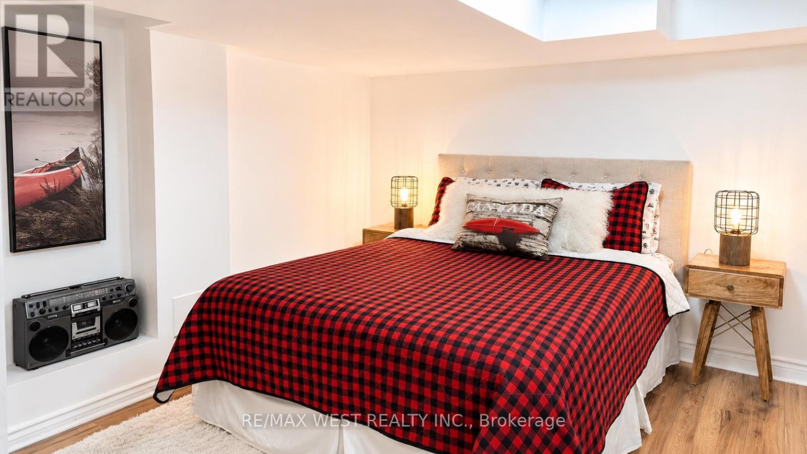 12 Brentwood Road S, Toronto, Ontario  M8Z 3N2 - Photo 16 - W13208198