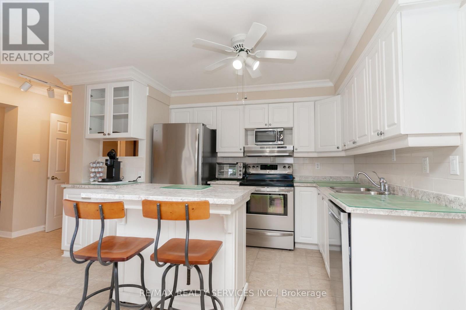39 Dunblaine Crescent, Brampton, Ontario  L6T 3H1 - Photo 13 - W12747718