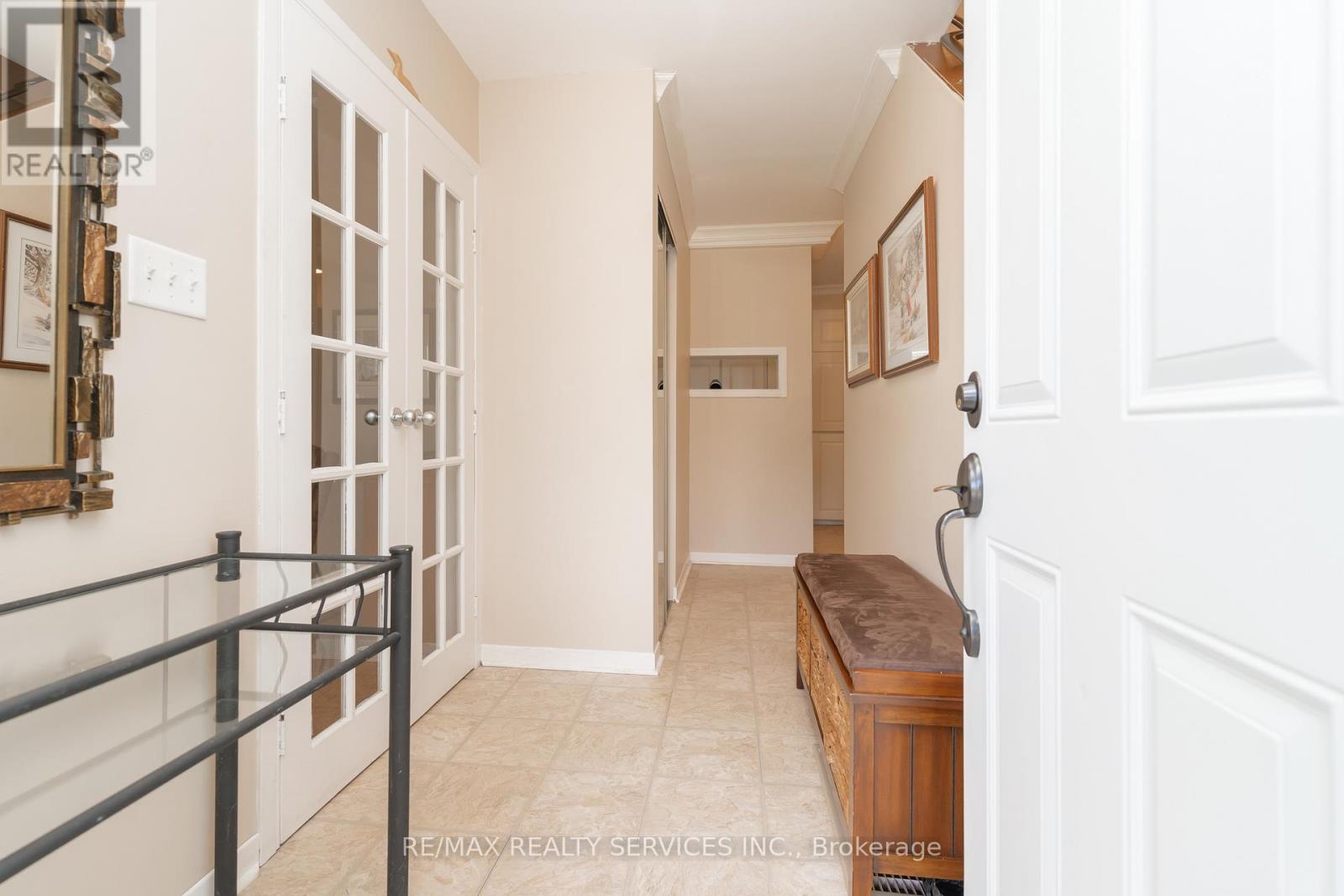 39 Dunblaine Crescent, Brampton, Ontario  L6T 3H1 - Photo 4 - W12747718