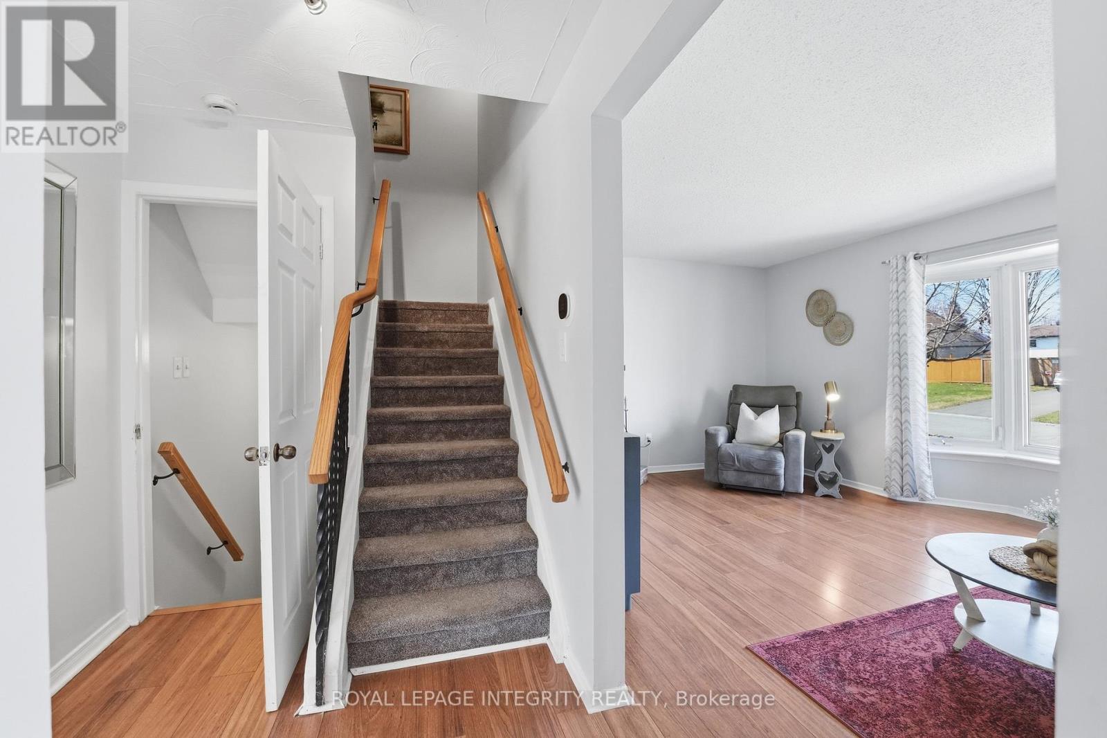 776 Vinette Crescent, Ottawa, Ontario K1E 1W9 - Photo 3 - X13212342