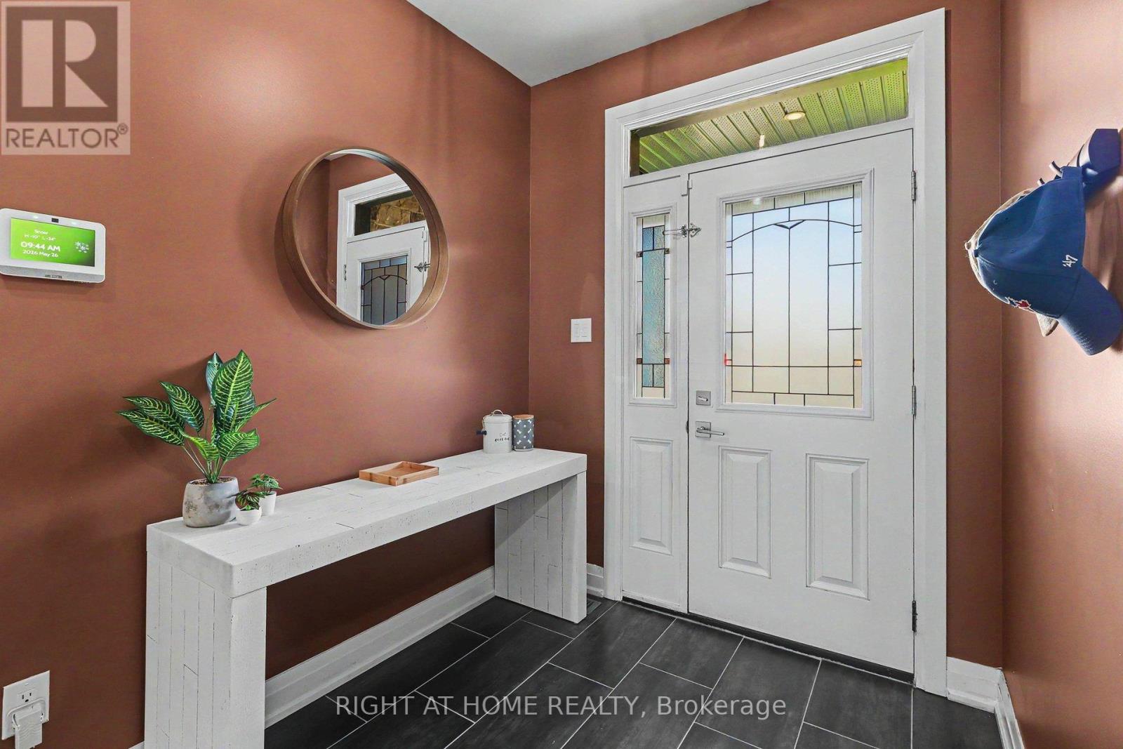 766 Rue Du Rivage Street, Clarence-Rockland, Ontario K4K 0K8 - Photo 2 - X13212358