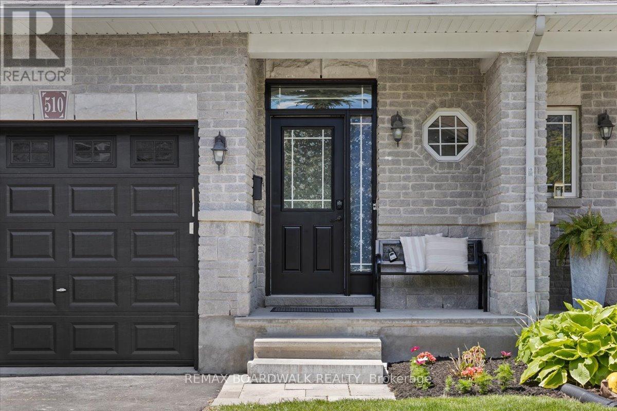 510 Pepperville Crescent, Ottawa, Ontario  K2M 0E5 - Photo 2 - X13212394