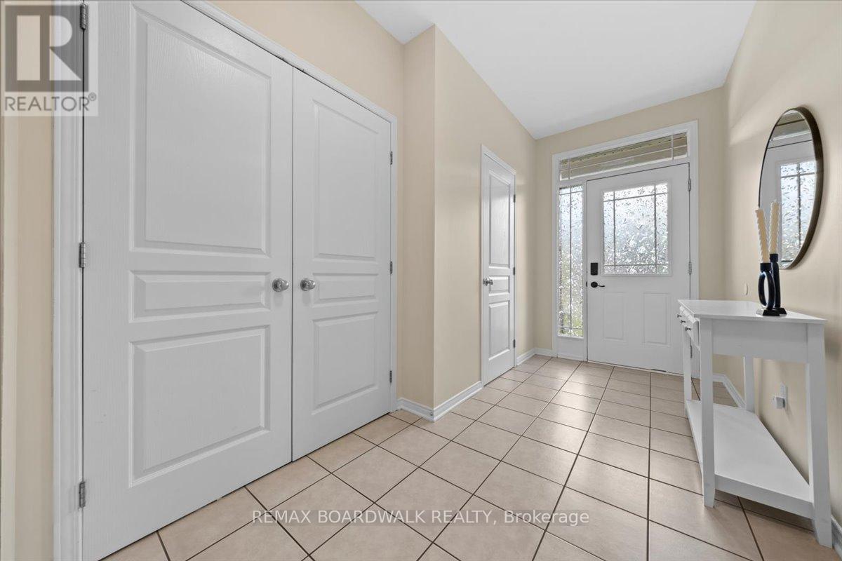 510 Pepperville Crescent, Ottawa, Ontario  K2M 0E5 - Photo 3 - X13212394