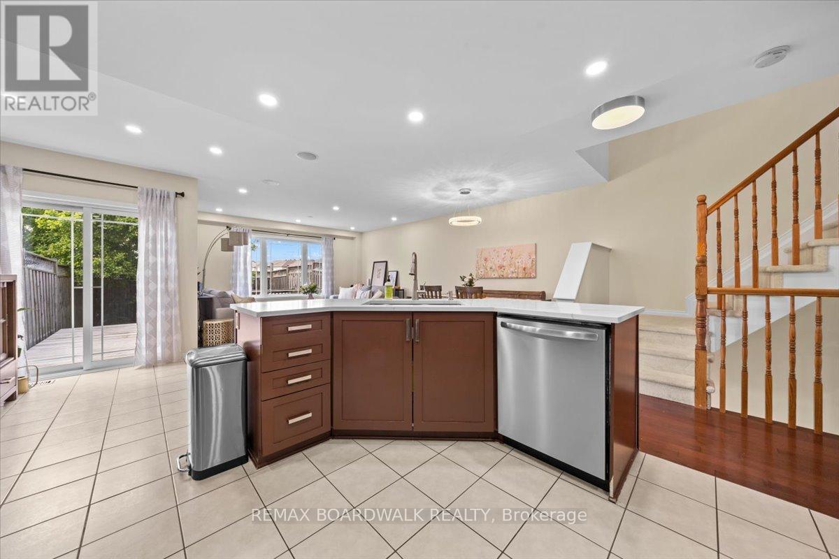 510 Pepperville Crescent, Ottawa, Ontario  K2M 0E5 - Photo 8 - X13212394