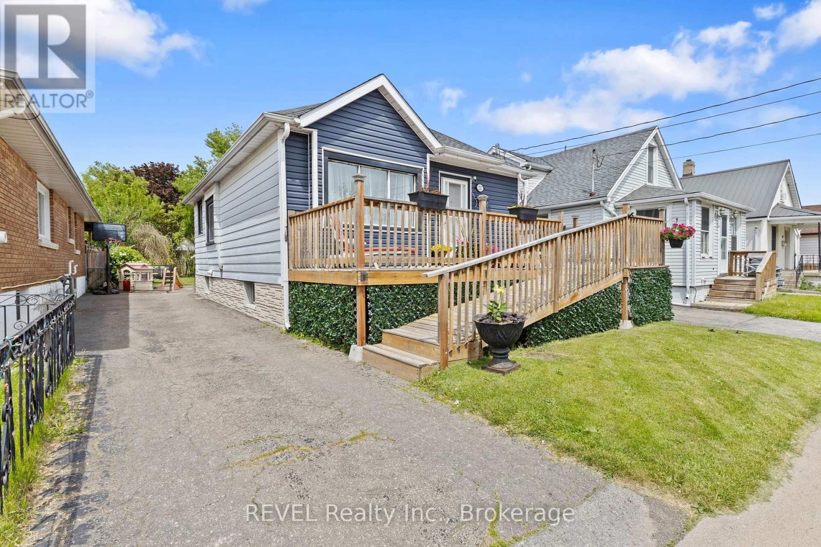 217 Niagara Street N, St. Catharines (Facer), Ontario  L2M 4V3 - Photo 2 - X13212322