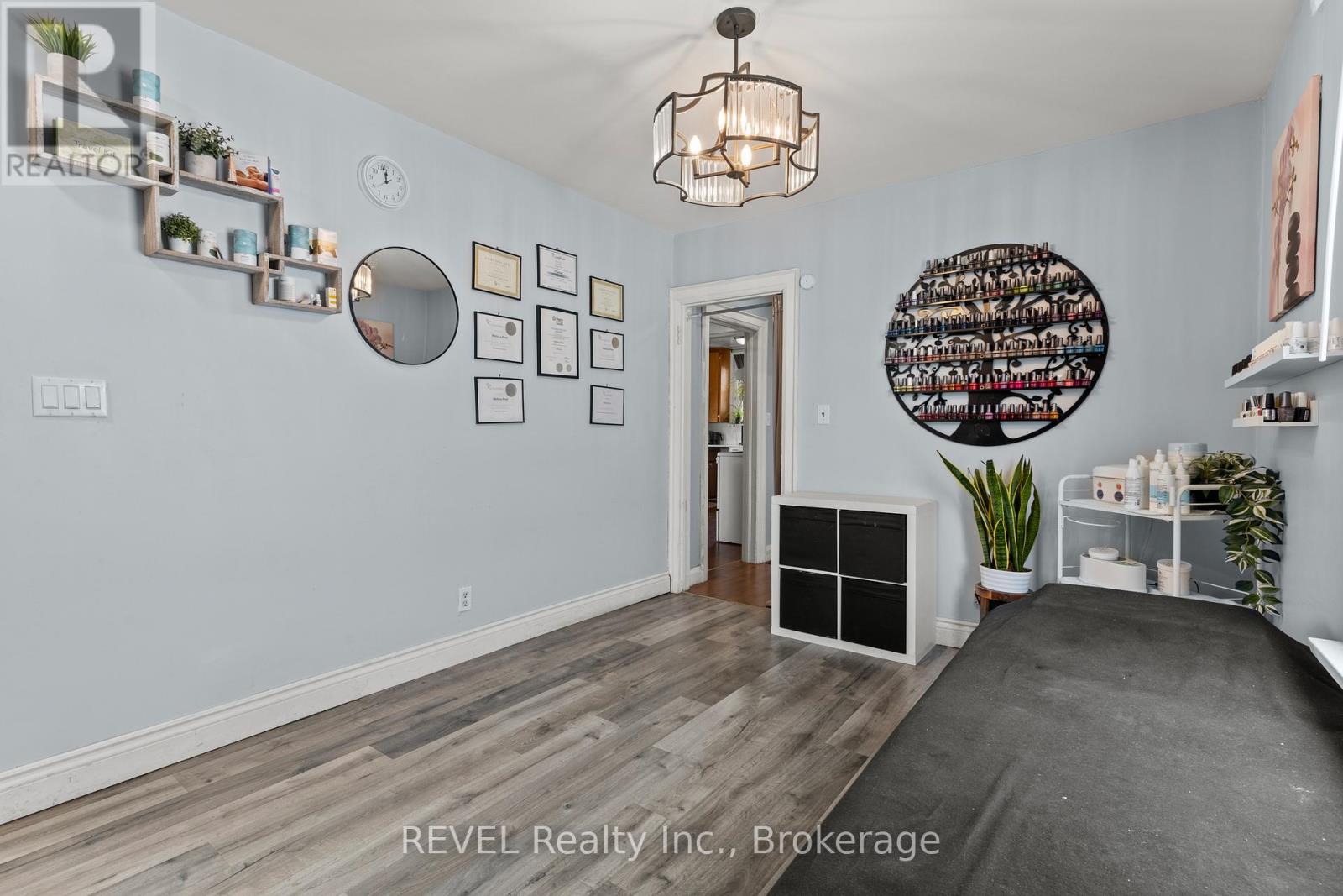 217 Niagara Street N, St. Catharines (Facer), Ontario  L2M 4V3 - Photo 6 - X13212322