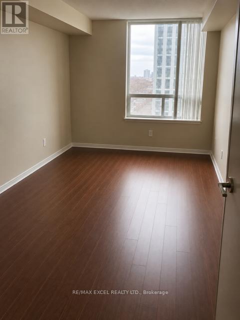 18 Hillcrest Avenue, Toronto, Ontario  M2N 6T5 - Photo 2 - C13212300