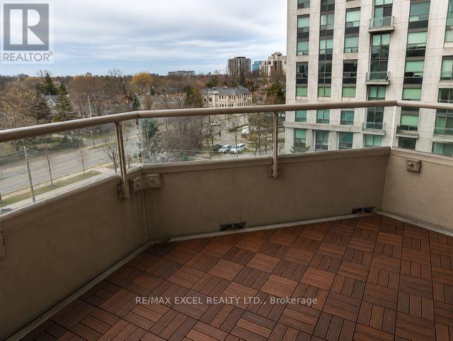 18 Hillcrest Avenue, Toronto, Ontario  M2N 6T5 - Photo 7 - C13212300
