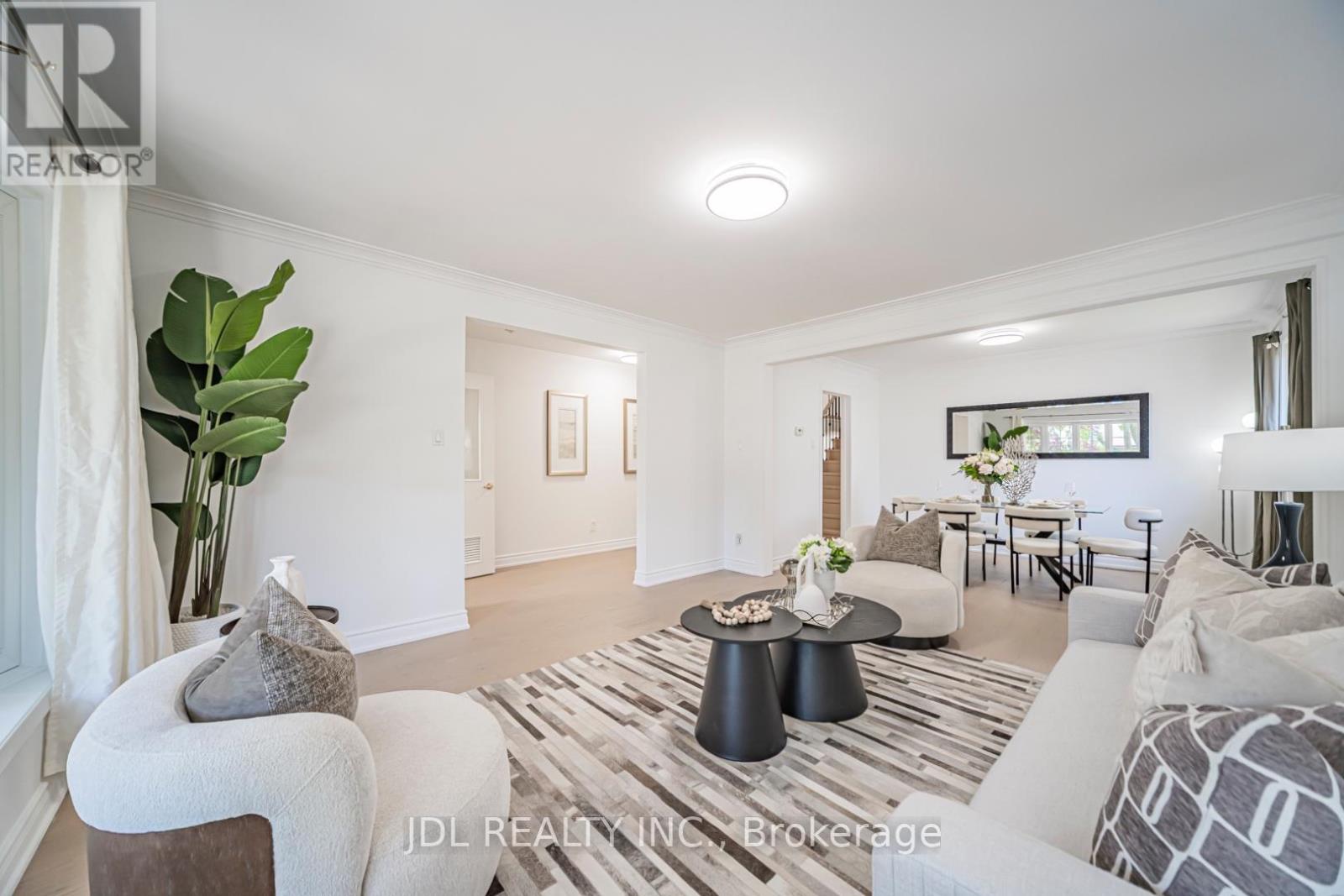 58 Bestview Drive, Toronto, Ontario  M2M 2X9 - Photo 7 - C13212308